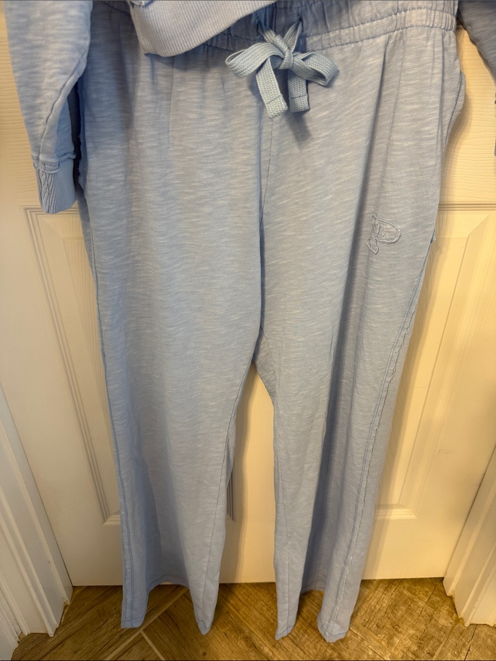 VS PINK SWEATSUIT SET includes full zip hooded top size XL, bottoms size Large - Picture 5 of 9